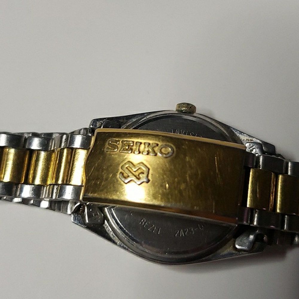 Seiko Quartz Vintage Water Resistant Two Tone Jubilee Band Fluted Bezel Watch - Picture 9 of 16